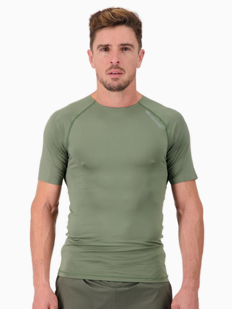 T-shirt semi-compression