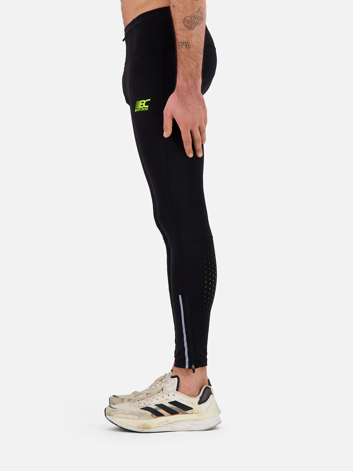 NIKE Black leggings with small logo in contrast on the bottom